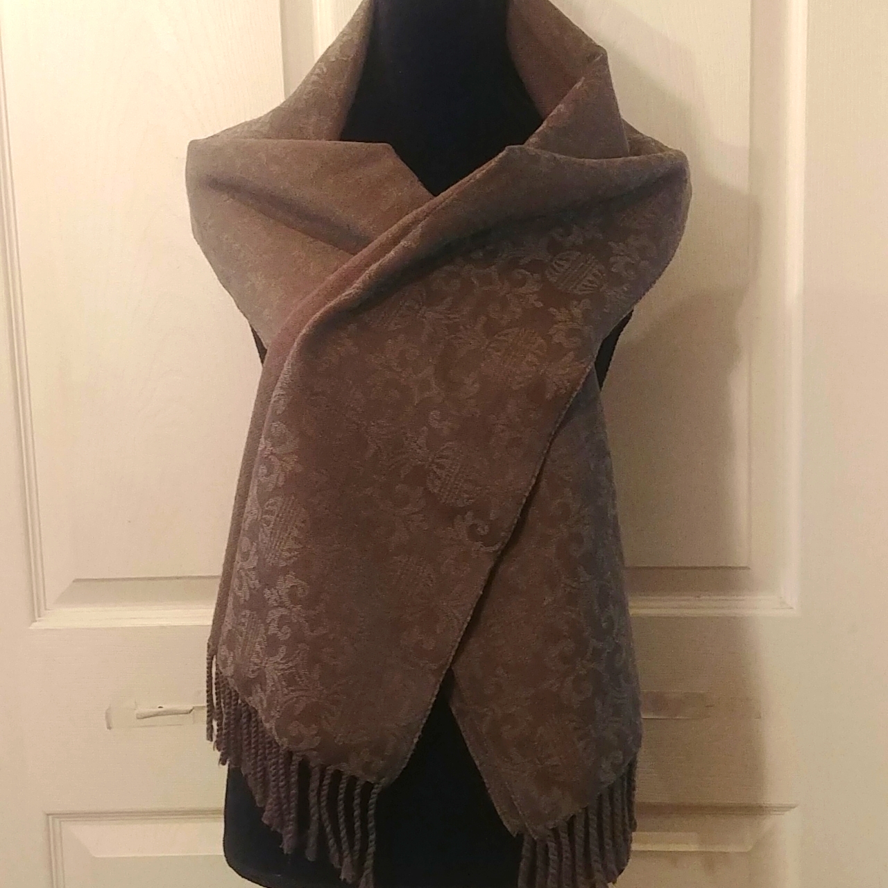Cecchi E Cecchi Vtg Grey Wool Damask Scarf Fringed Italy